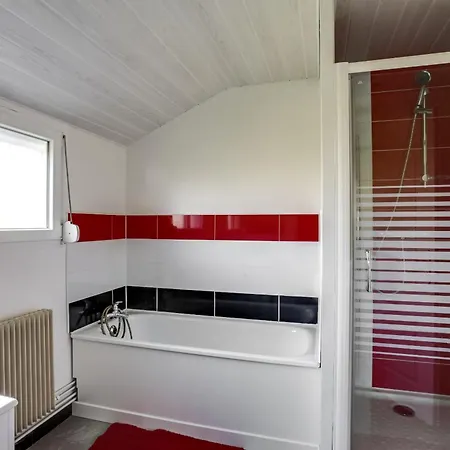 La Maison De Claudine Holiday home Saint-Pierre-Brouck