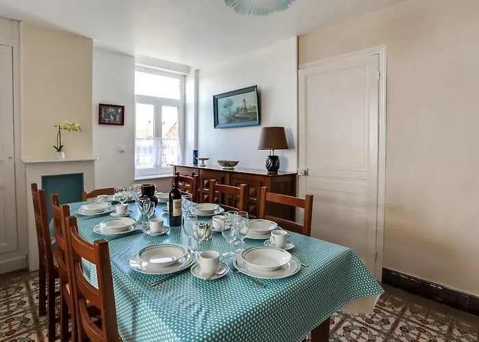 La Maison De Claudine